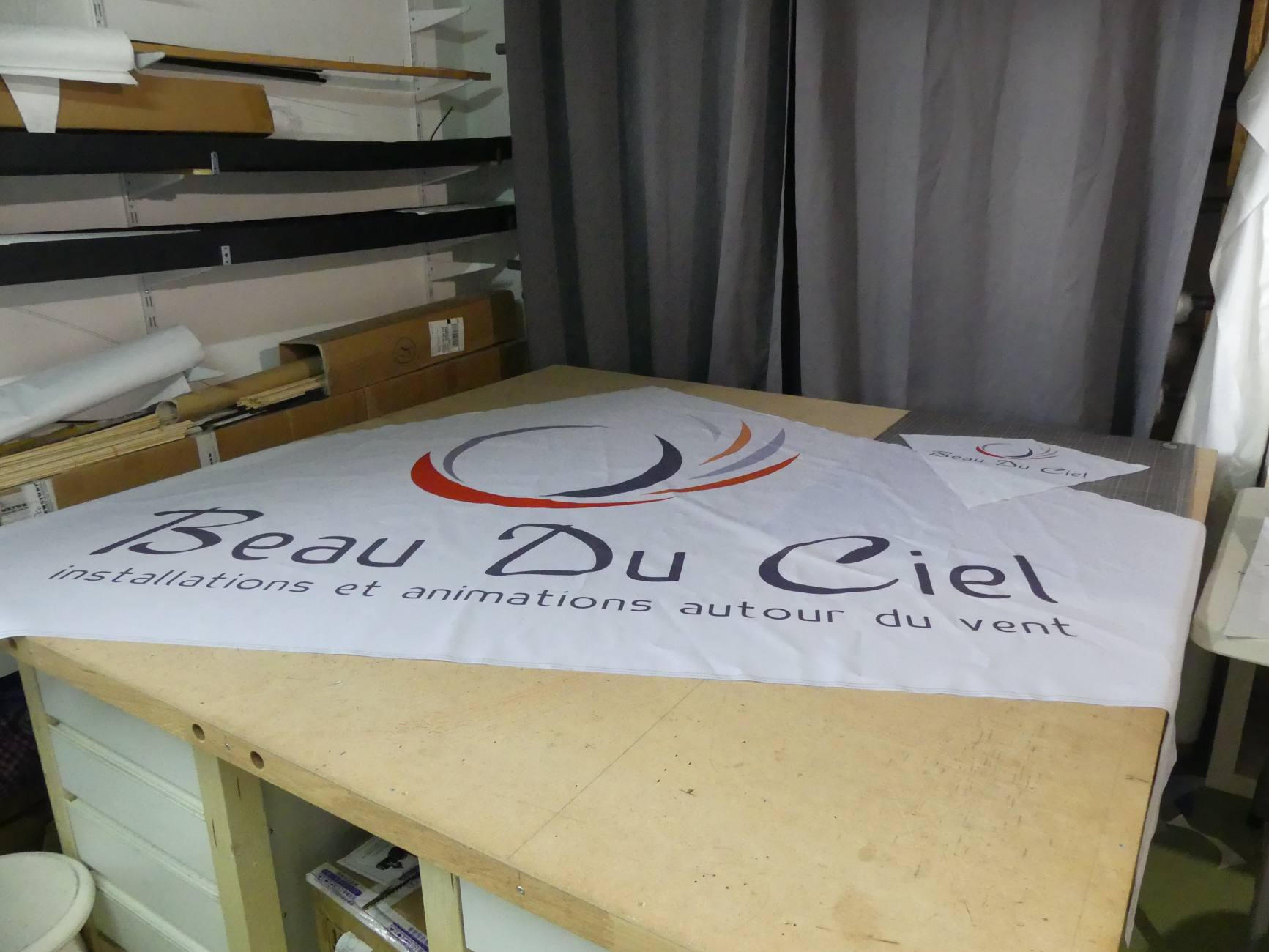 Beau Du Ciel cerf volant avec logo19 7